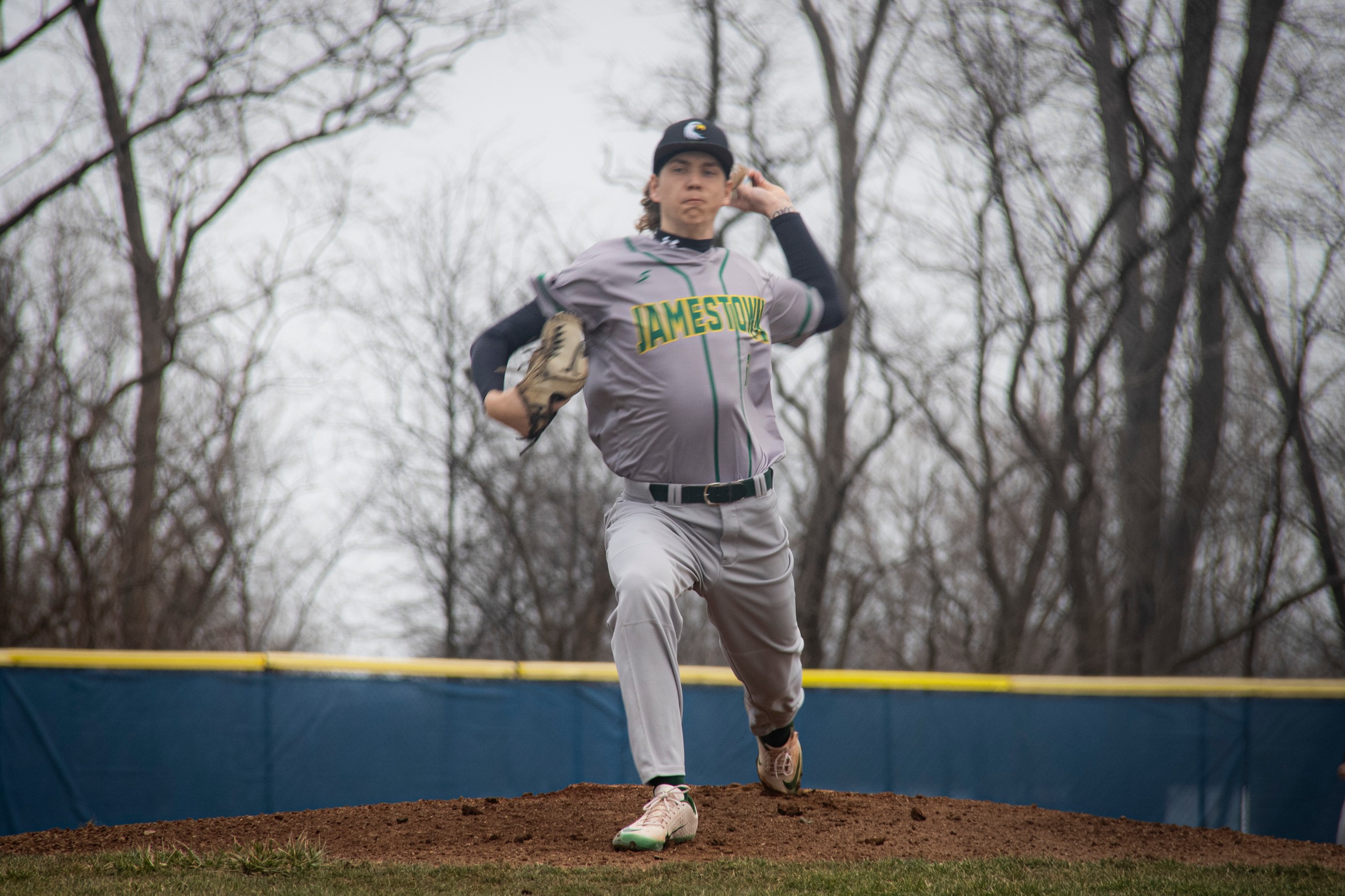 Jayhawk Baseball Sweeps Sunday Doubleheader