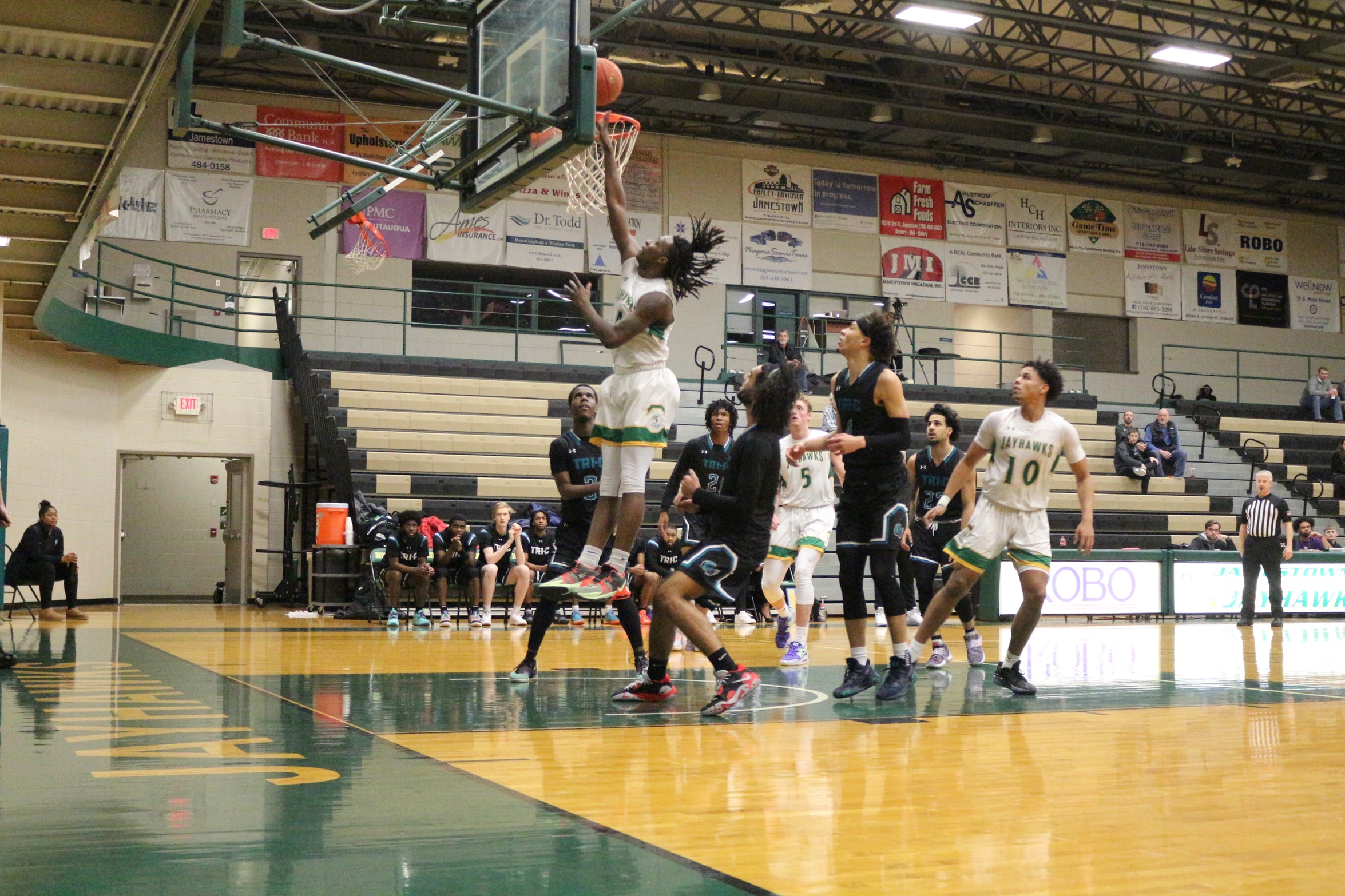 Men's Basketball Downed By Monroe CC On The Road