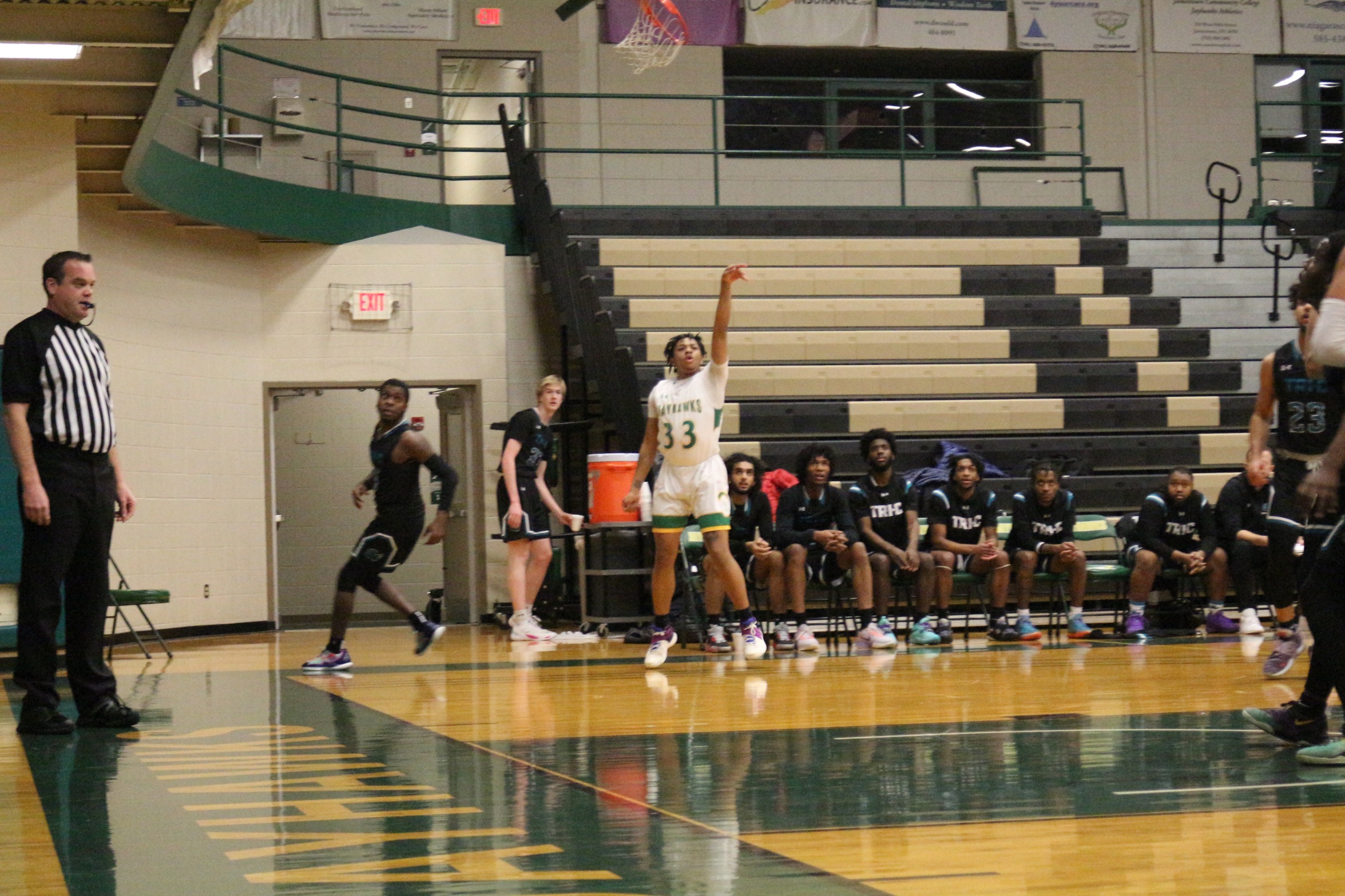 Men's Basketball Snaps Skid With Win Over Villa Maria
