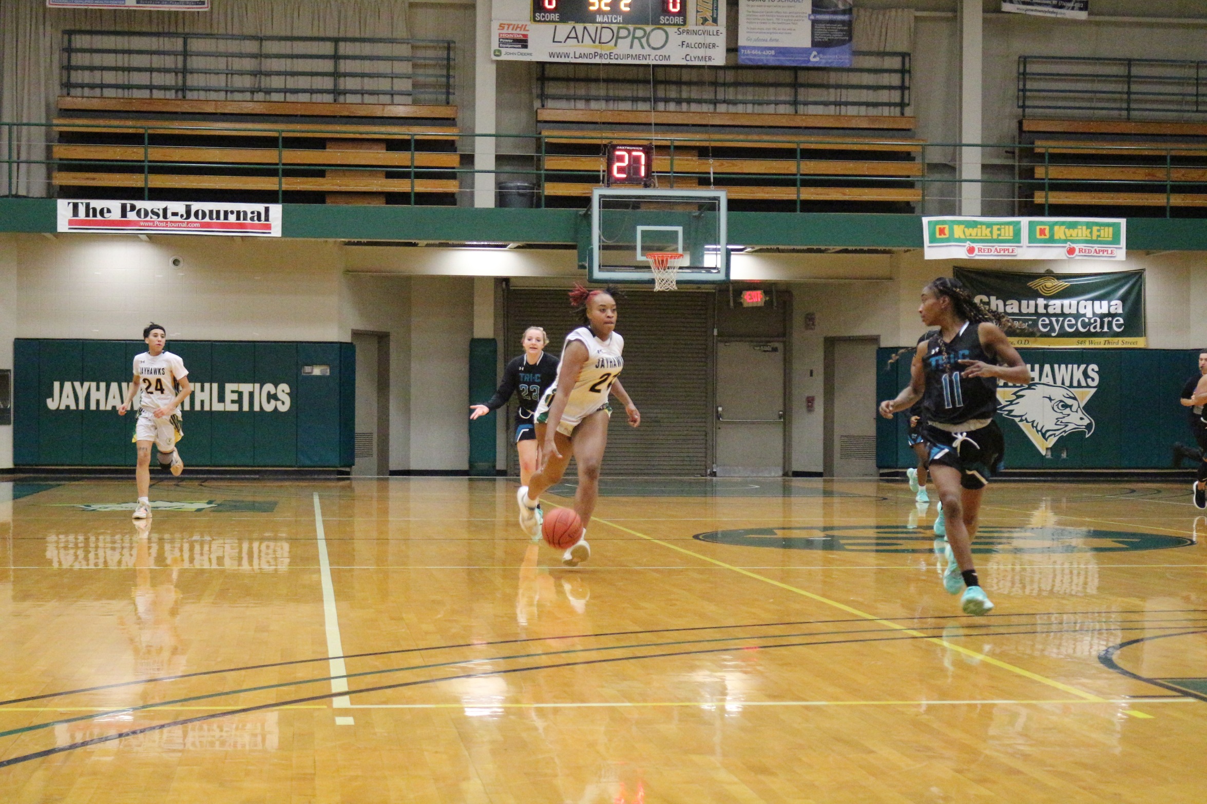 Women's Basketball Grinds Out The Win Against Monroe CC