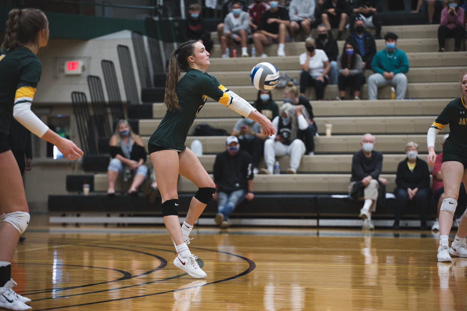 Jayhawks Hold Off The Thunderwolves